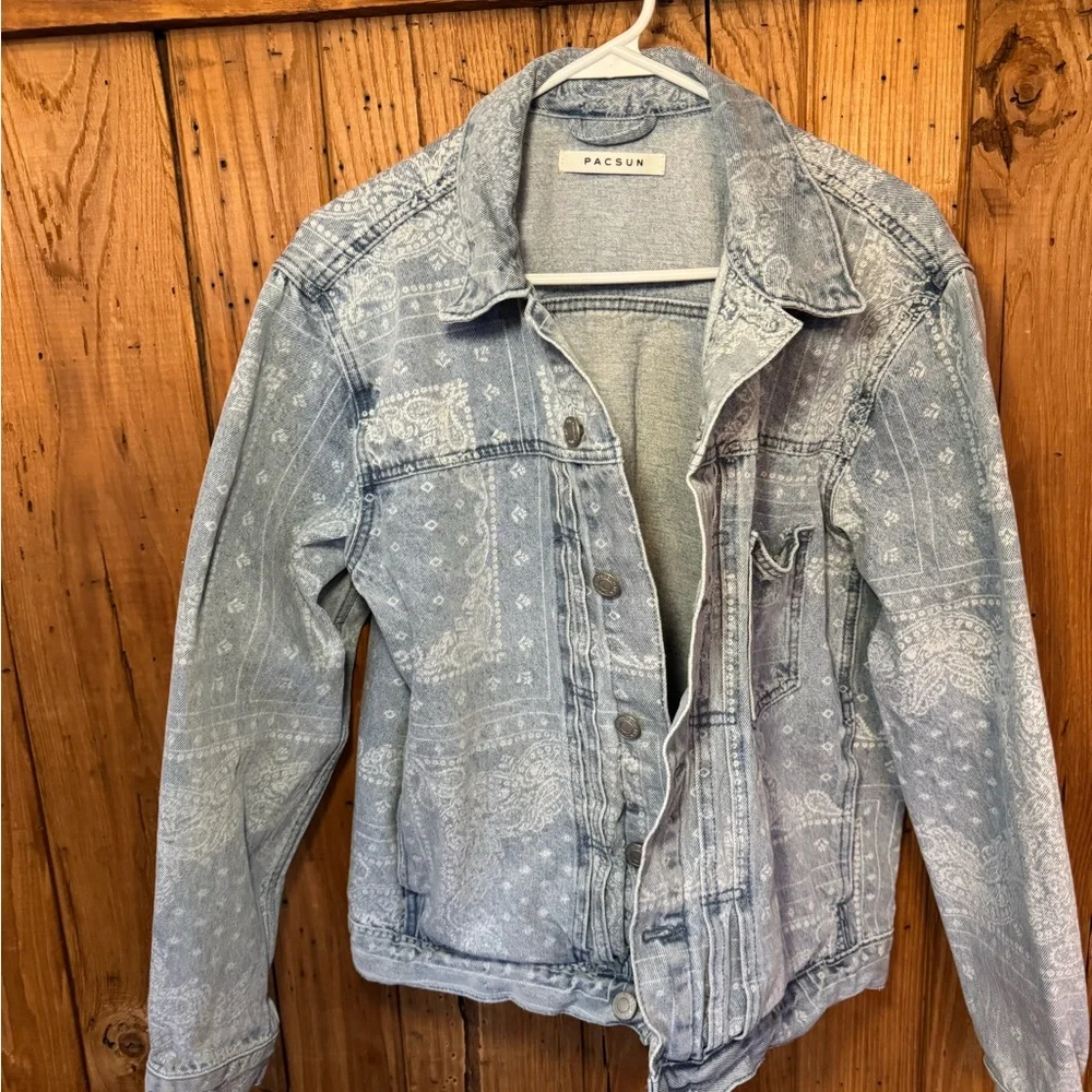 PacSun Men’s Light Wash Paisley Print Denim Jacket Size L - Picture 8 of 16